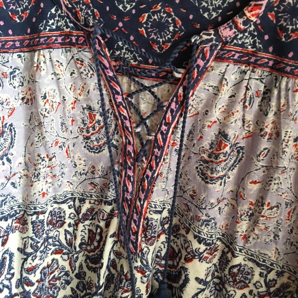 Top - Picture 2 of 2